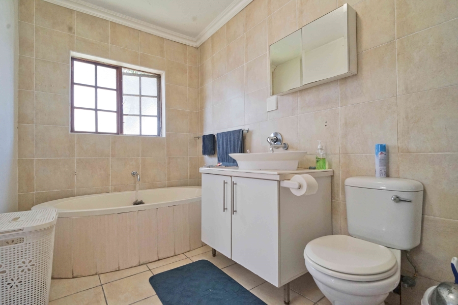 5 Bedroom Property for Sale in Vincent Eastern Cape